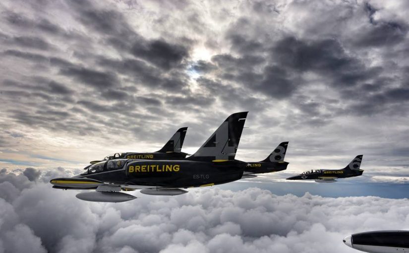 Voler en patrouille d’avion de chasse